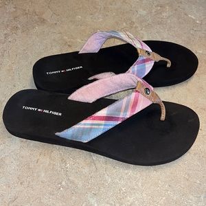 Tommy Hilfiger flip flops 🔴